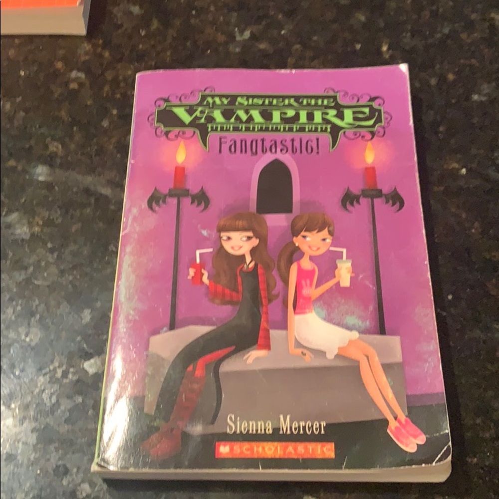My Sister the Vampire Fangtastic!